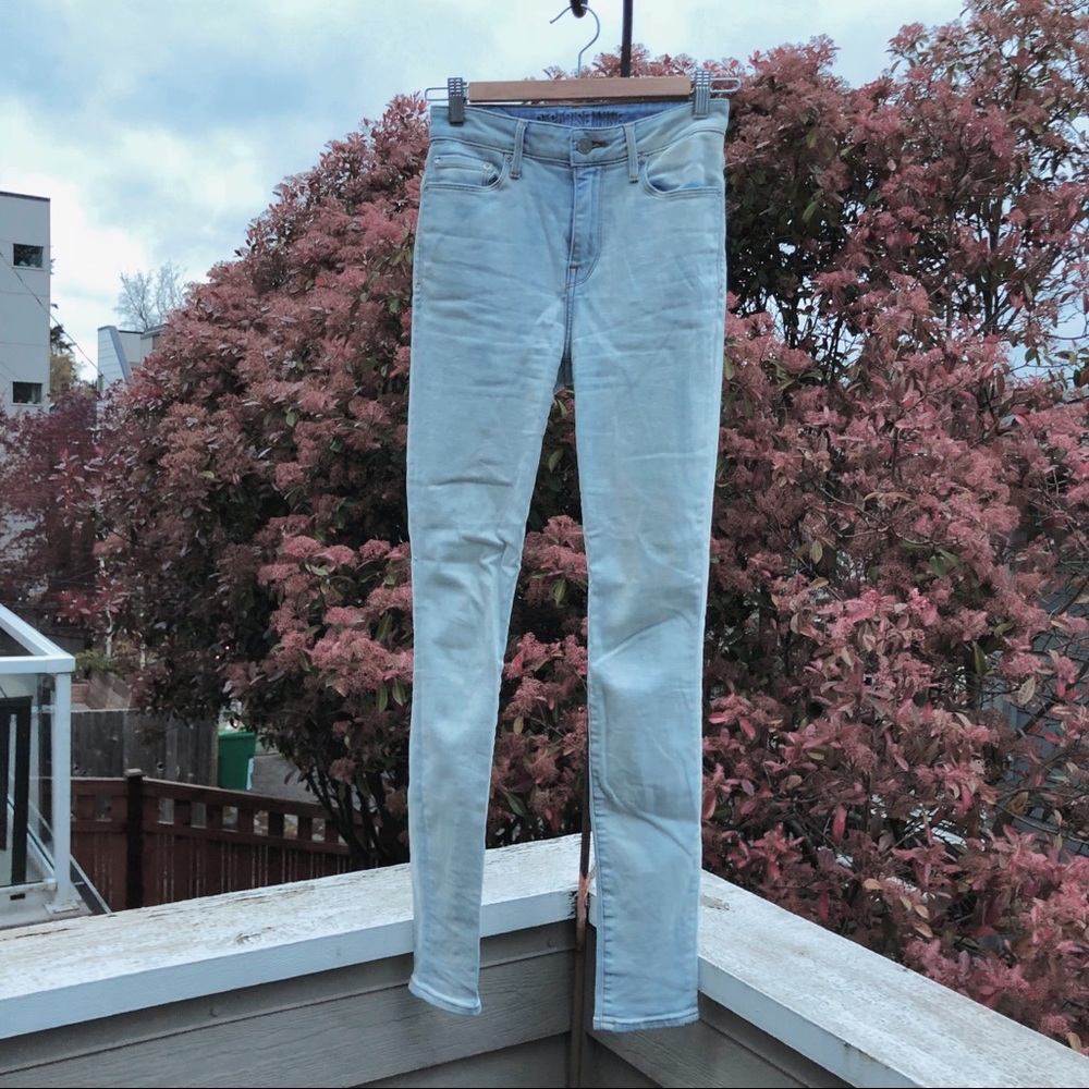 ❗️Aritzia High Rise Light Blue Wash Skinny Jeans